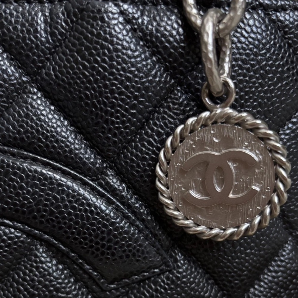 Chanel Medallion Black Quilted Caviar Skin Tote with Aged Silver Hardware 2002-3 - Picture 4 of 13